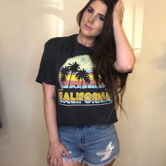 🆕 California Graphic Boho Cropped Tee - Picture 5 of 8